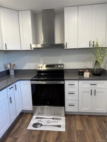 $549,900 | 1285 Roslyn Street, Denver, CO 80220