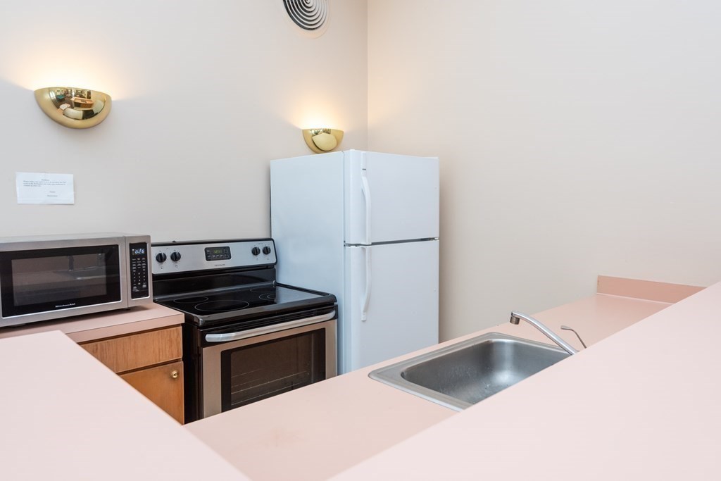 269 Cambridge Road, Unit 107 Woburn, MA 01801 - Photo 34 of 40