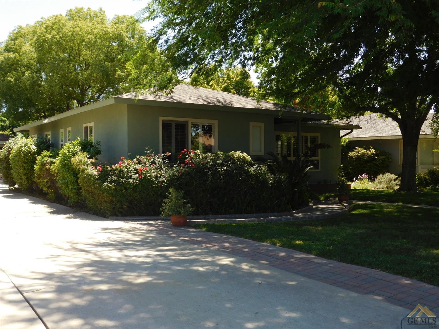 2412 Cedar Street Bakersfield, CA 93301 - Photo 3 of 9