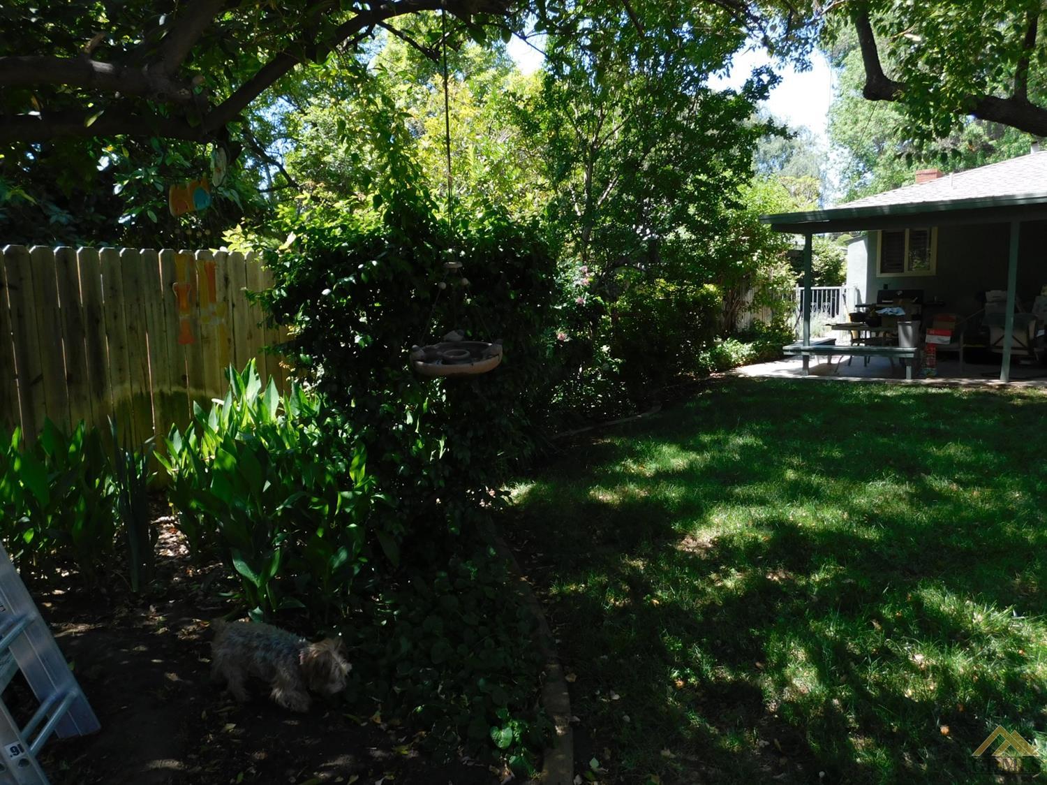 2412 Cedar Street Bakersfield, CA 93301 - Photo 6 of 9