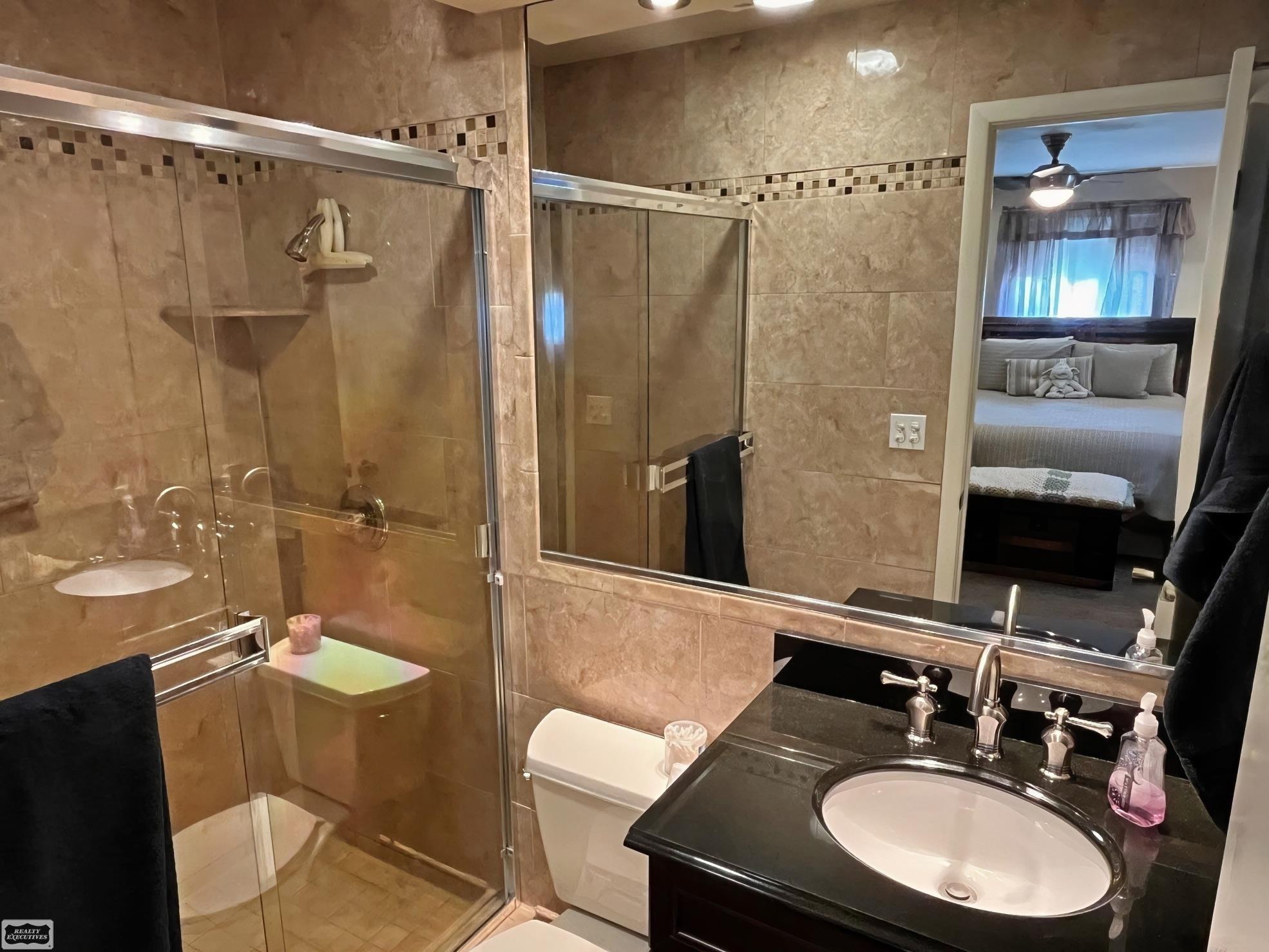 5376 County Line Road New Haven, MI 48048 - Photo 13 of 21 Primary Bath