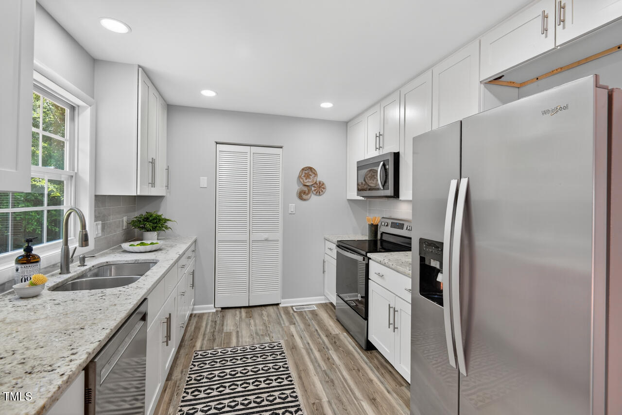 3135 Hope Valley Road Durham, NC 27707 - Photo 20 of 51 22