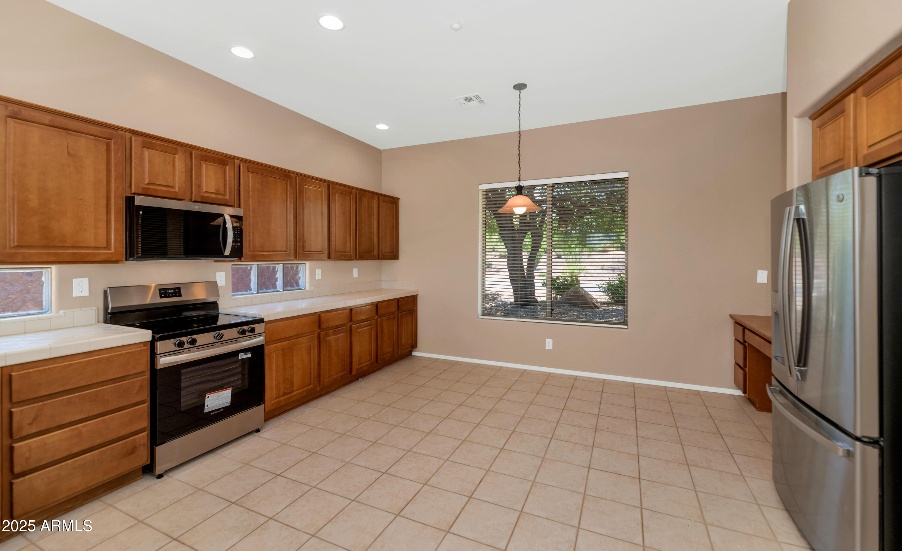 42122 North Anthem Springs Road Anthem, AZ 85086 - Photo 5 of 27 Kitchen 4