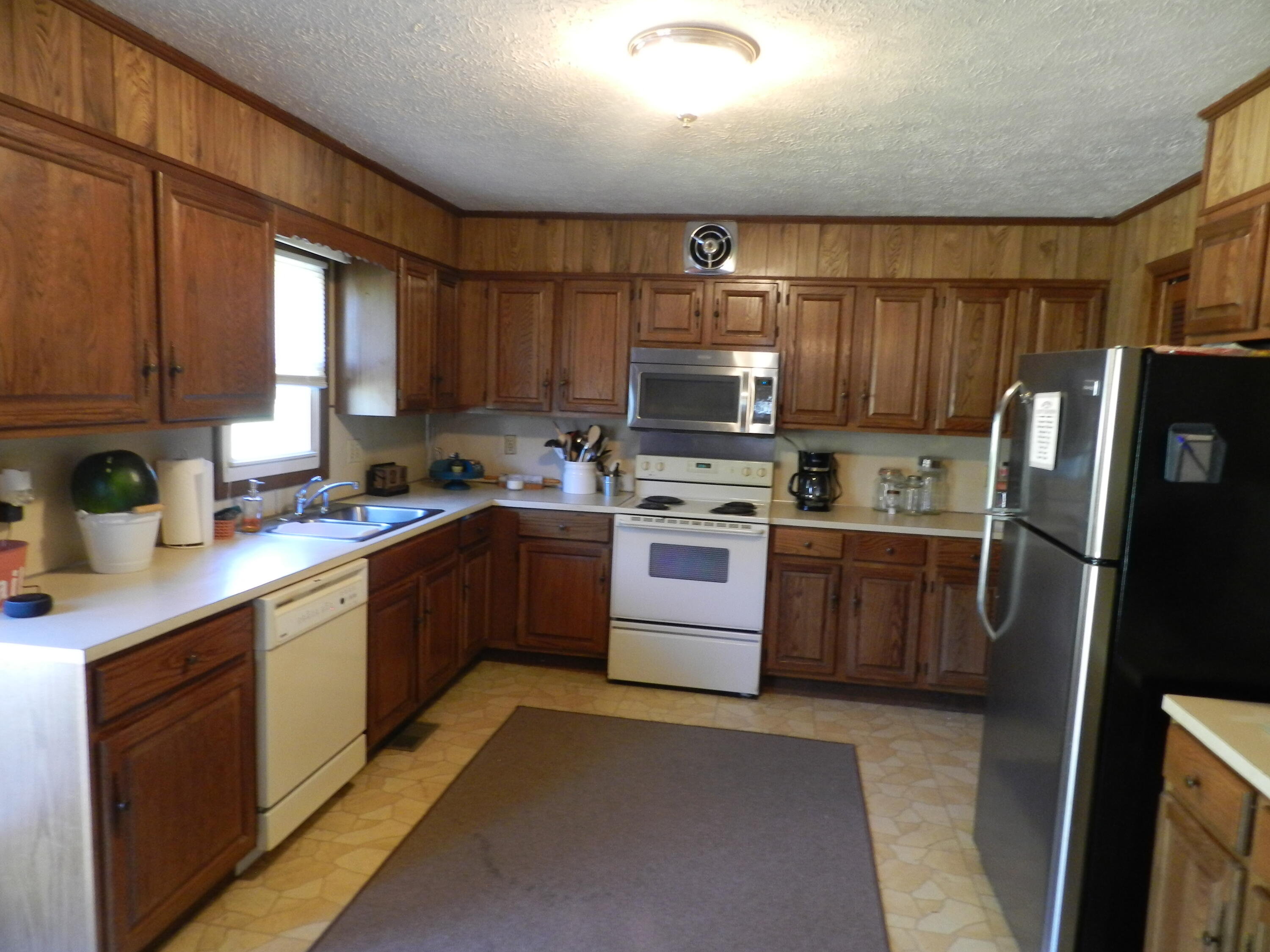 235 West Carters Valley Road Kingsport, TN 37665 - Photo 15 of 29 DSCN9500