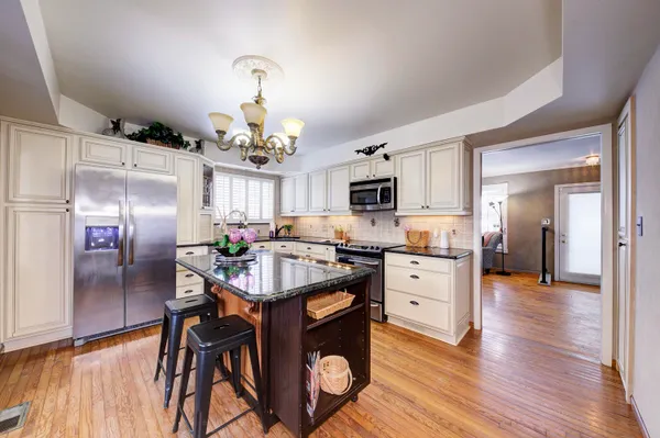 $287,350 | 34617 Greentrees Road, Sterling Heights, MI 48312