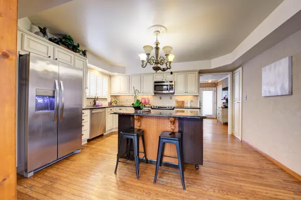 $287,350 | 34617 Greentrees Road, Sterling Heights, MI 48312