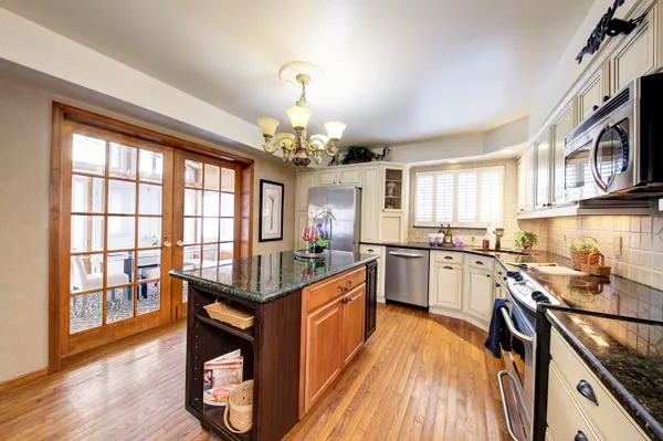 $287,350 | 34617 Greentrees Road, Sterling Heights, MI 48312