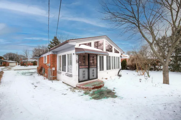 $287,350 | 34617 Greentrees Road, Sterling Heights, MI 48312