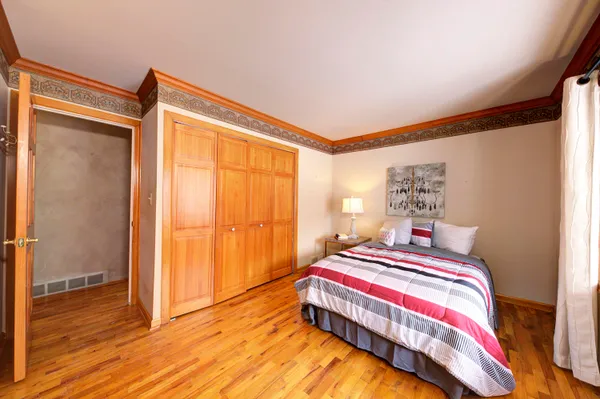 $287,350 | 34617 Greentrees Road, Sterling Heights, MI 48312