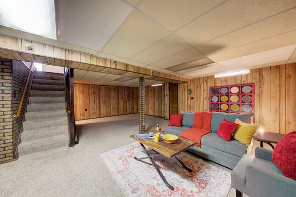 $287,350 | 34617 Greentrees Road, Sterling Heights, MI 48312