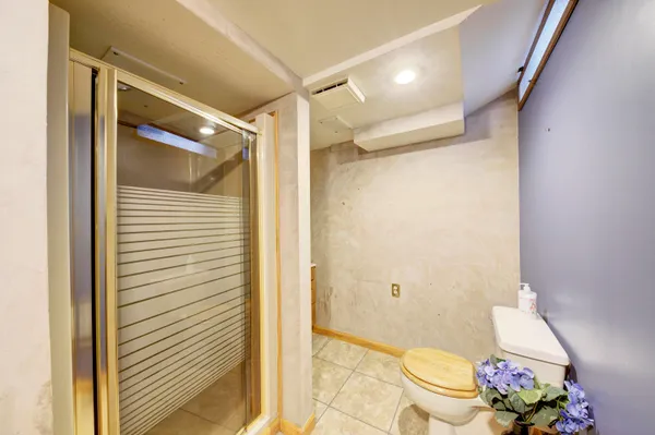 $287,350 | 34617 Greentrees Road, Sterling Heights, MI 48312