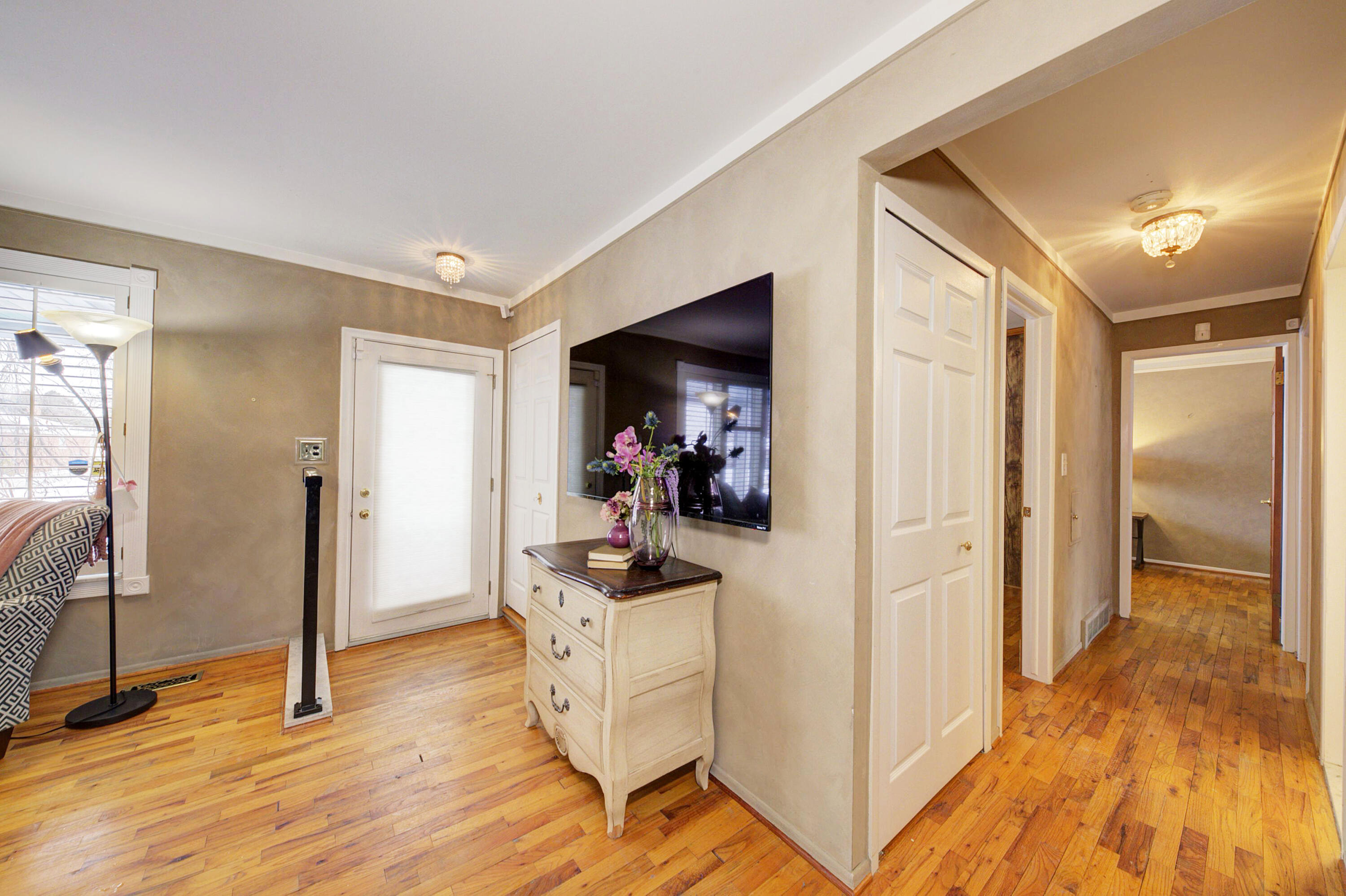 34617 Greentrees Road Sterling Heights, MI 48312 - Photo 4 of 54 IMG_9220_1_2 - Copy