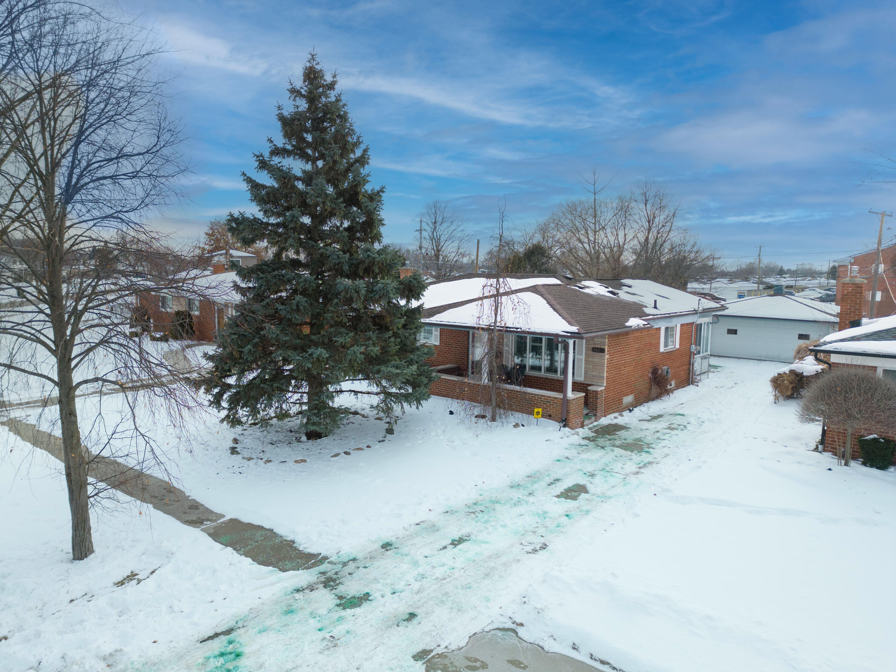 34617 Greentrees Road Sterling Heights, MI 48312 - Photo 4 of 54 DJI_0504