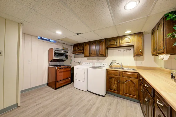 $287,350 | 34617 Greentrees Road, Sterling Heights, MI 48312