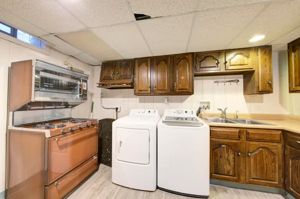 $287,350 | 34617 Greentrees Road, Sterling Heights, MI 48312