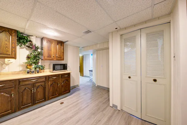 $287,350 | 34617 Greentrees Road, Sterling Heights, MI 48312