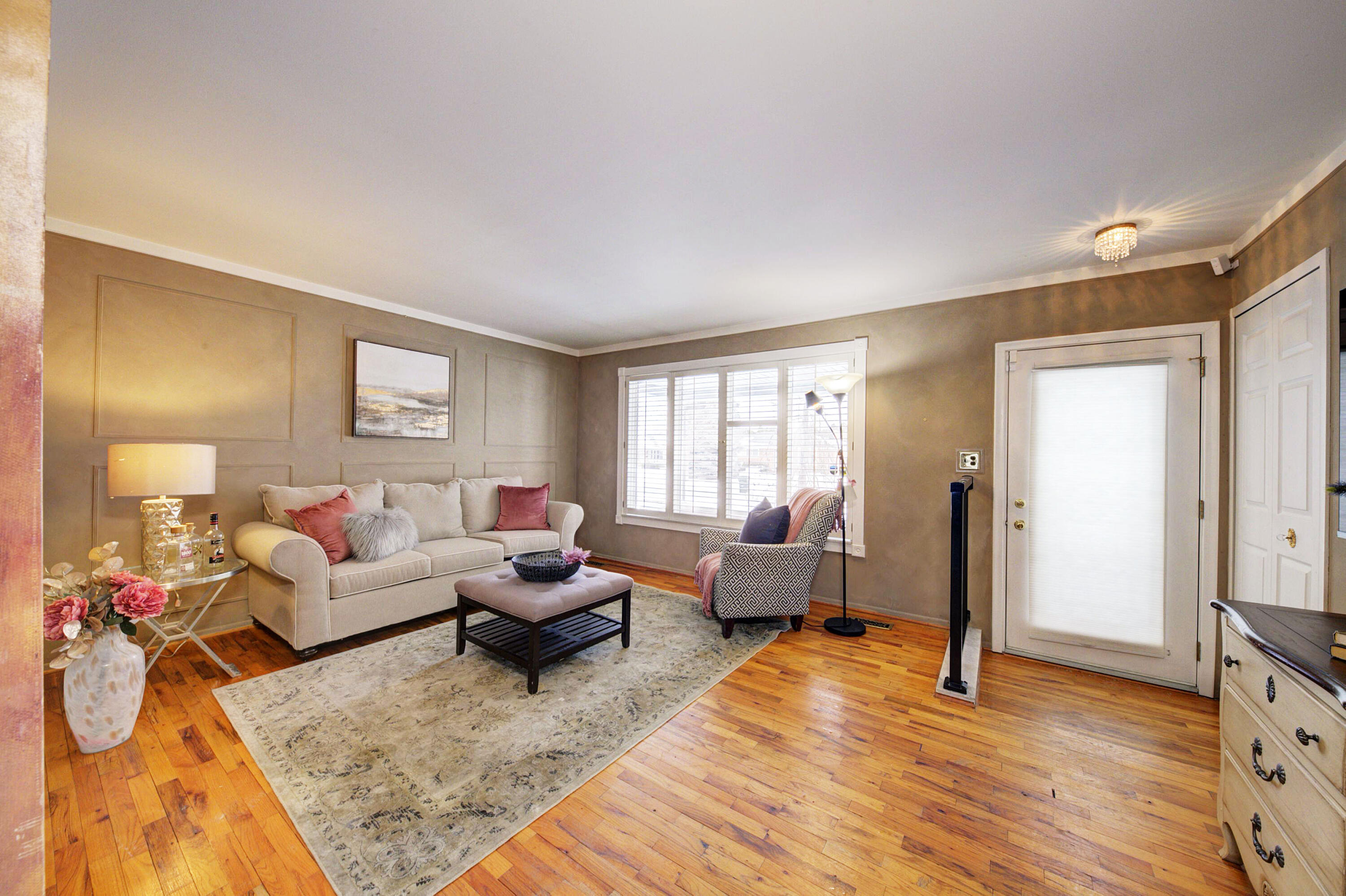 34617 Greentrees Road Sterling Heights, MI 48312 - Photo 5 of 54 IMG_9223_4_5 - Copy