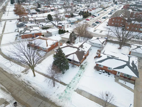 $287,350 | 34617 Greentrees Road, Sterling Heights, MI 48312