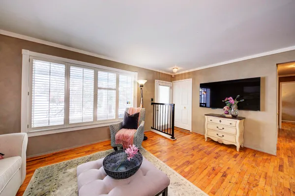 $287,350 | 34617 Greentrees Road, Sterling Heights, MI 48312