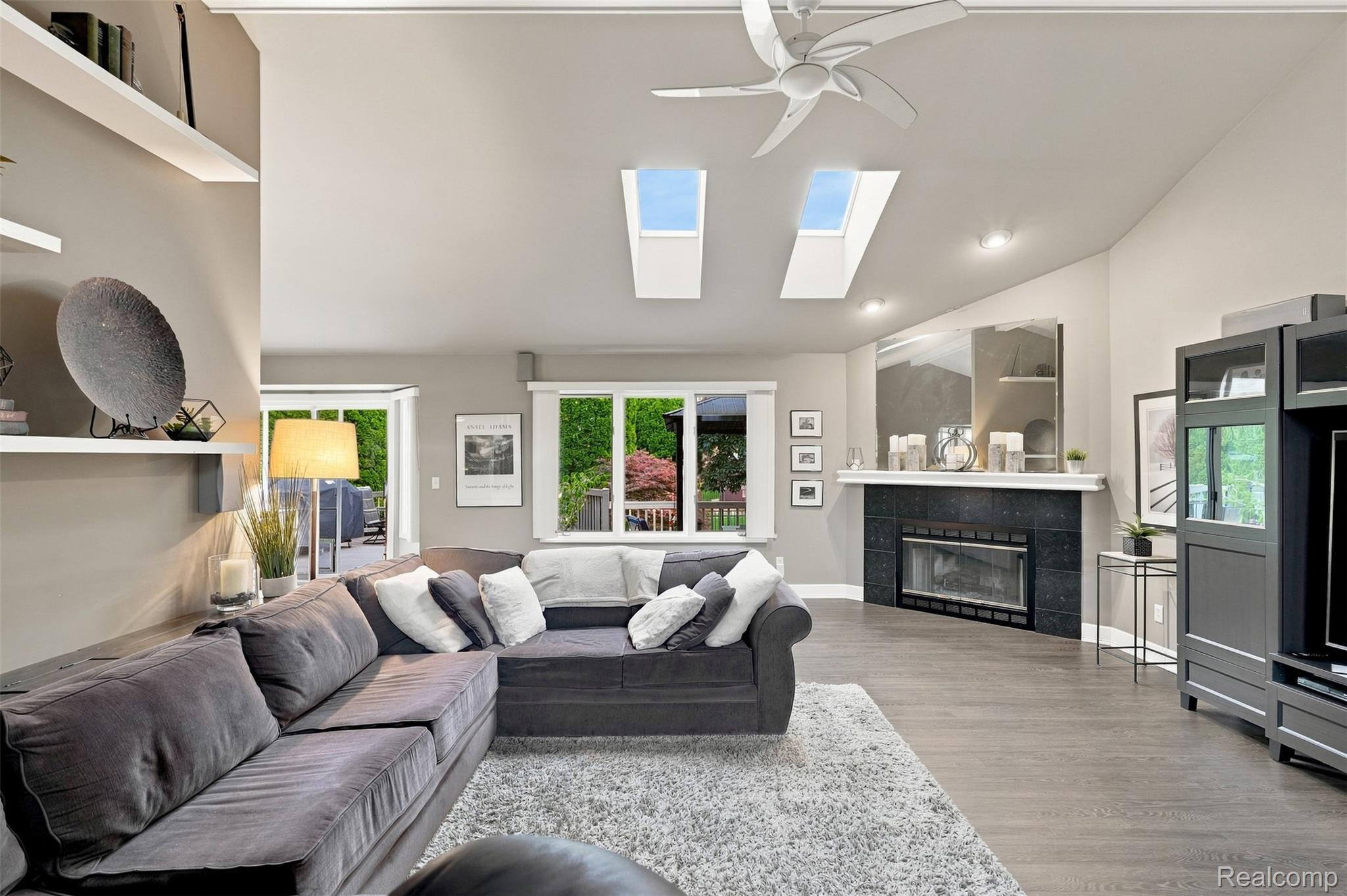 47676 Sandy Ridge Drive Macomb, MI 48044 - Photo 9 of 55 7_034.jpg