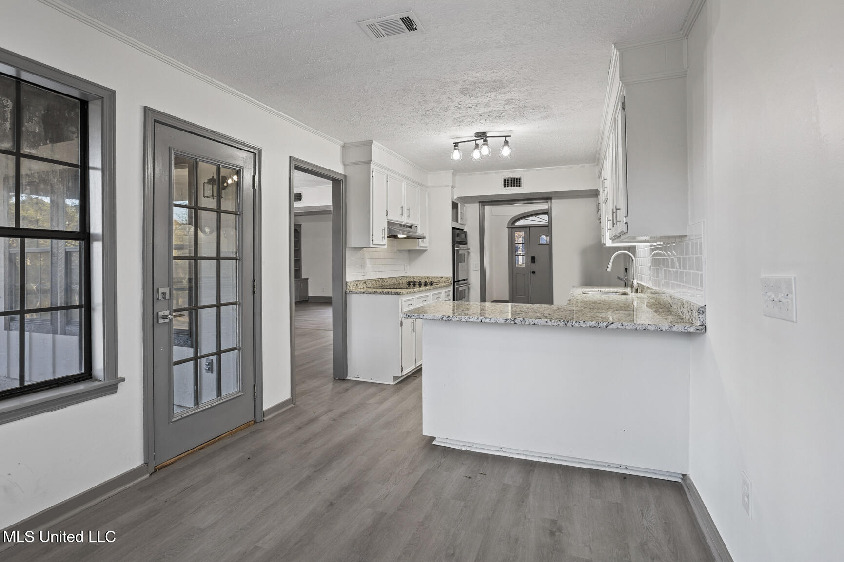 210 Haddon Circle Brandon, MS 39047 - Photo 15 of 39 210 Haddon Cir-13