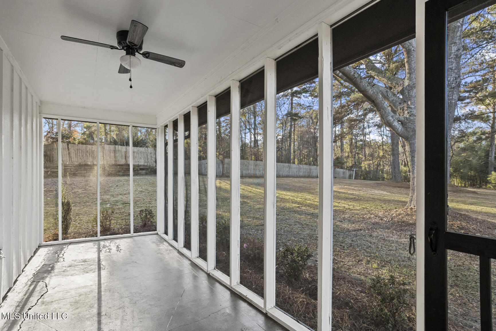 210 Haddon Circle Brandon, MS 39047 - Photo 24 of 39 210 Haddon Cir-32