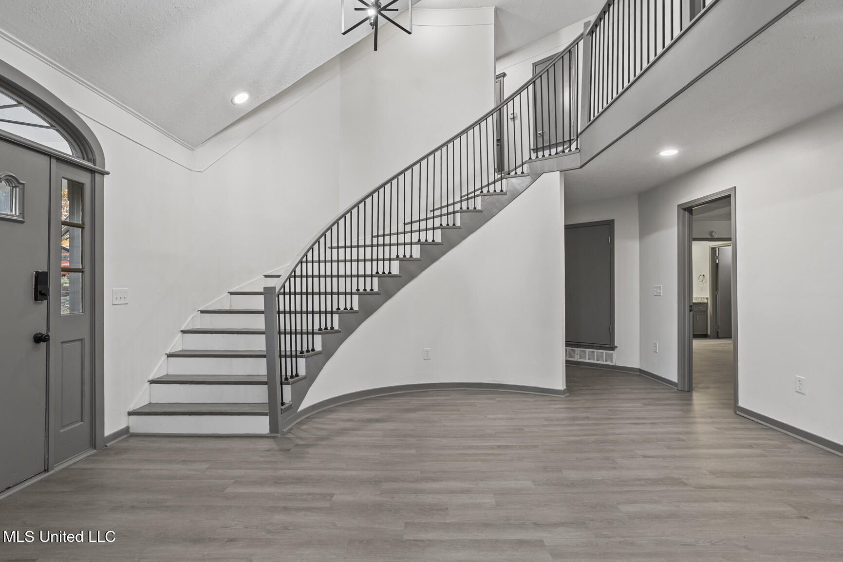 210 Haddon Circle Brandon, MS 39047 - Photo 3 of 39 210 Haddon Cir-4