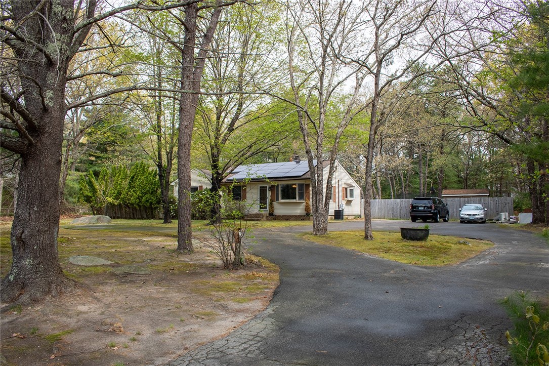 27 Club House Road Coventry, RI 02816 - Photo 8 of 48