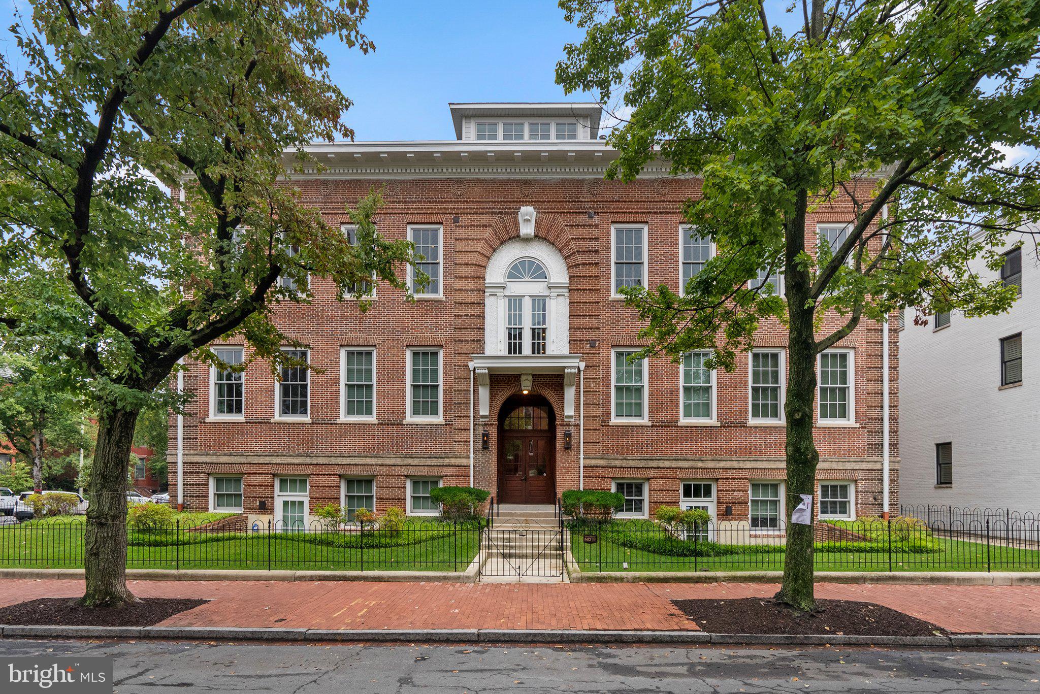 901 D Street Northeast, Unit 204 Washington, DC 20002 - Photo 1 of 28