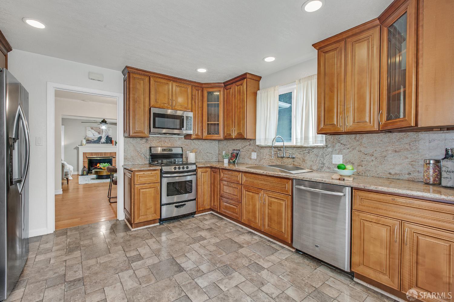 2230 Romey Lane Hayward, CA 94541 - Photo 14 of 33