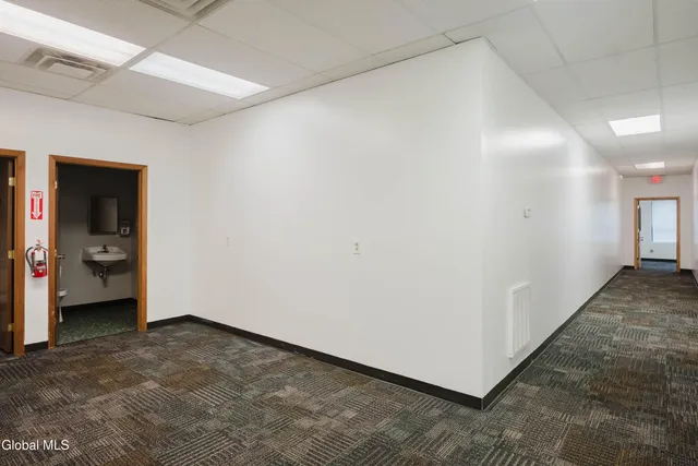 $1,850 | 5 Walker Way, Colonie, NY 12205