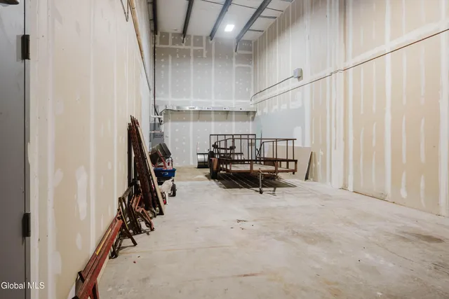 $1,850 | 5 Walker Way, Colonie, NY 12205