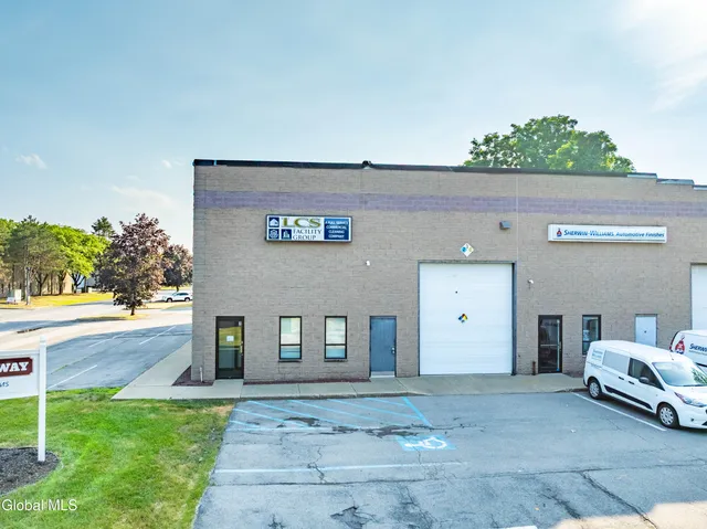 $1,850 | 5 Walker Way, Colonie, NY 12205