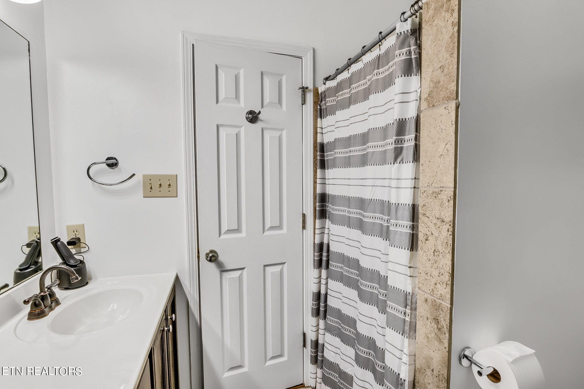 6424 Ridge Run Drive Knoxville, TN 37921 - Photo 17 of 33 Gallery Image 17