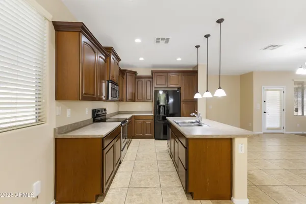 $2,495 | 1870 South Colt Drive, Gilbert, AZ 85295