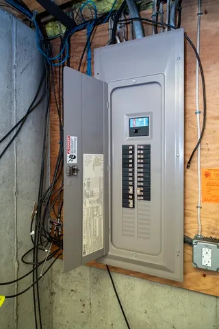 a view of a house with backyard