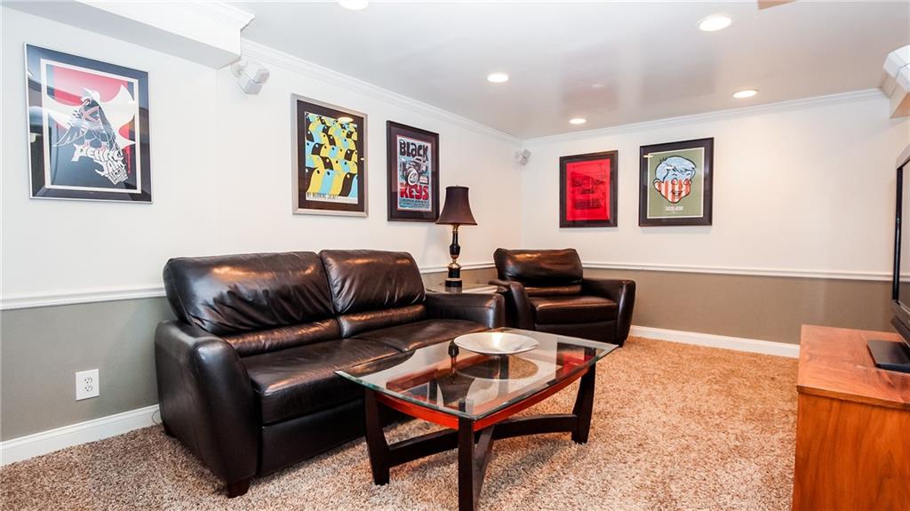 4633 Rolling Hills Road Pittsburgh, PA 15236 - Photo 18 of 25 Gallery Image 18