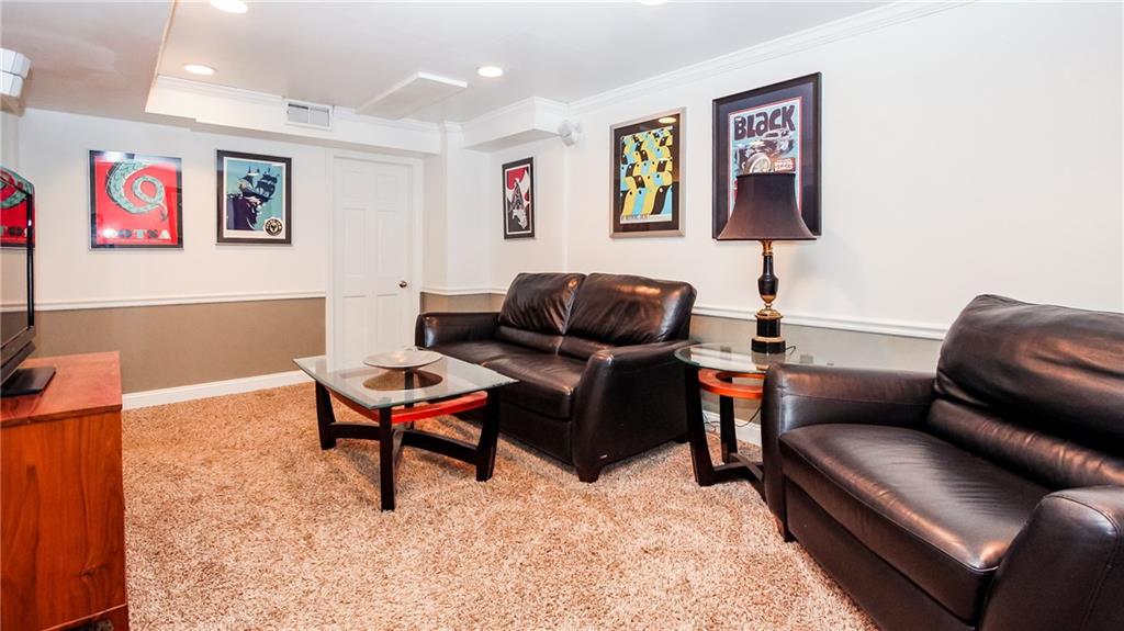 4633 Rolling Hills Road Pittsburgh, PA 15236 - Photo 19 of 25 Gallery Image 19