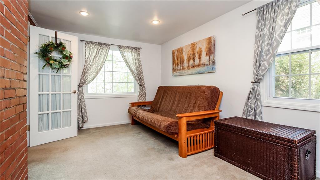 4633 Rolling Hills Road Pittsburgh, PA 15236 - Photo 6 of 25 Gallery Image 6