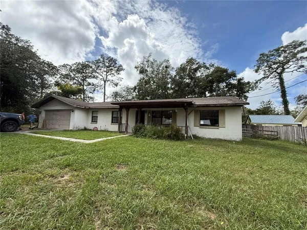 $205,000 | 40907 West 3rd Avenue, Umatilla, FL 32784