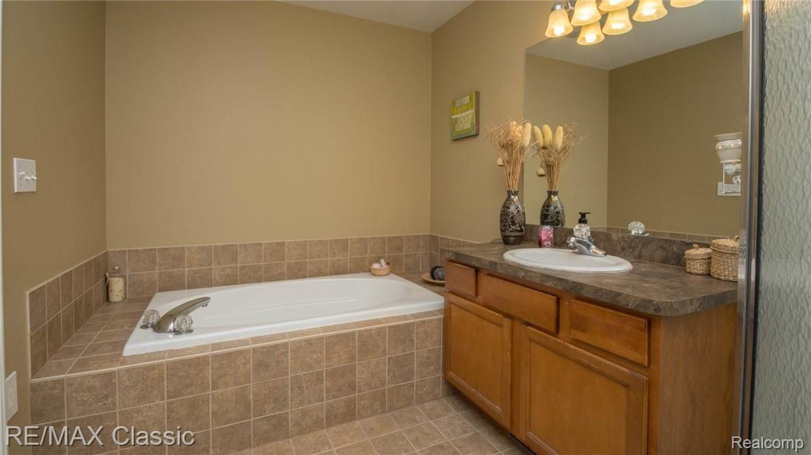41460 Glade Road Canton, MI 48187 - Photo 19 of 37 026_2.jpg