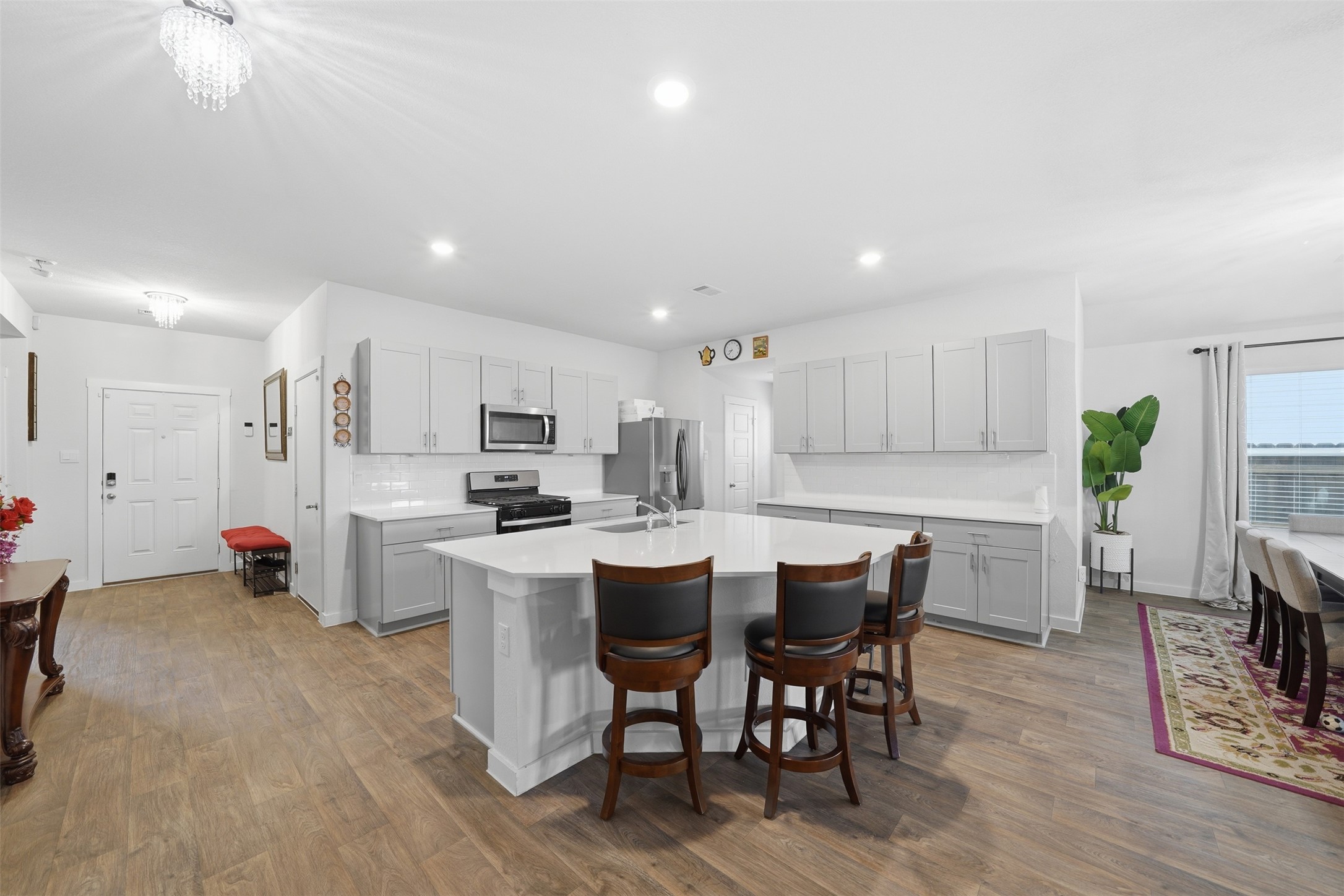 318 Merriman Road San Marcos, TX 78666 - Photo 4 of 33