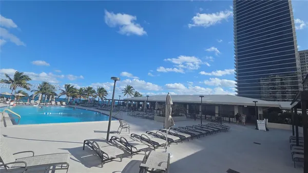 $2,300 | 1980 South Ocean Drive, Unit 10A, Hallandale Beach, FL 33009