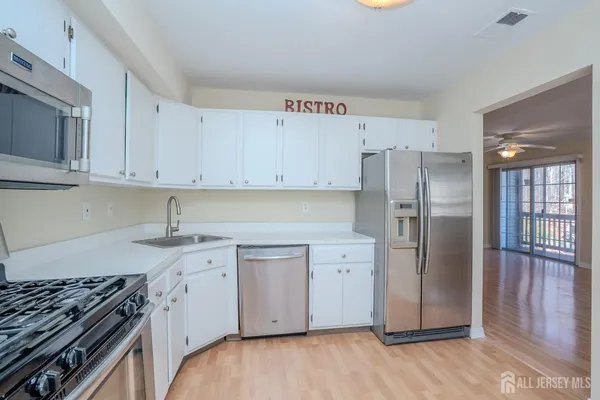 $2,550 | 6202 Cedar Court, Monmouth Junction, NJ 08852