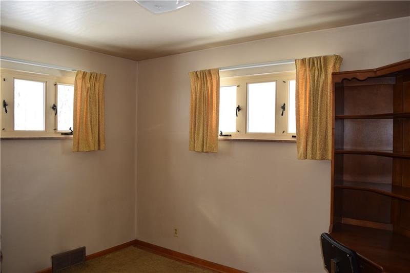 839 Clarksville Road Mercer, PA 16137 - Photo 7 of 19