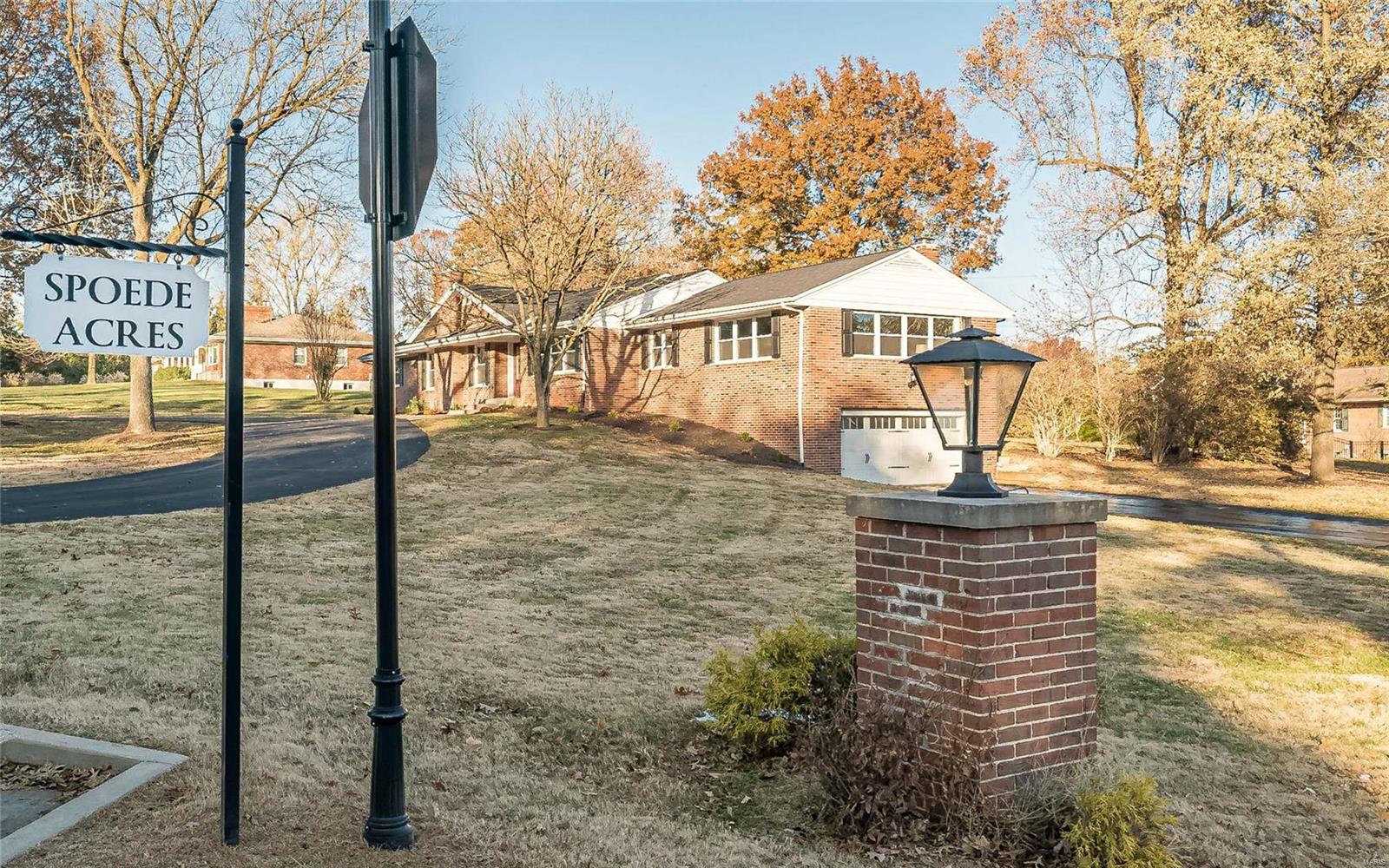 120 South Spoede Road Creve Coeur, MO 63141 - Photo 3 of 38 Gallery Image 3