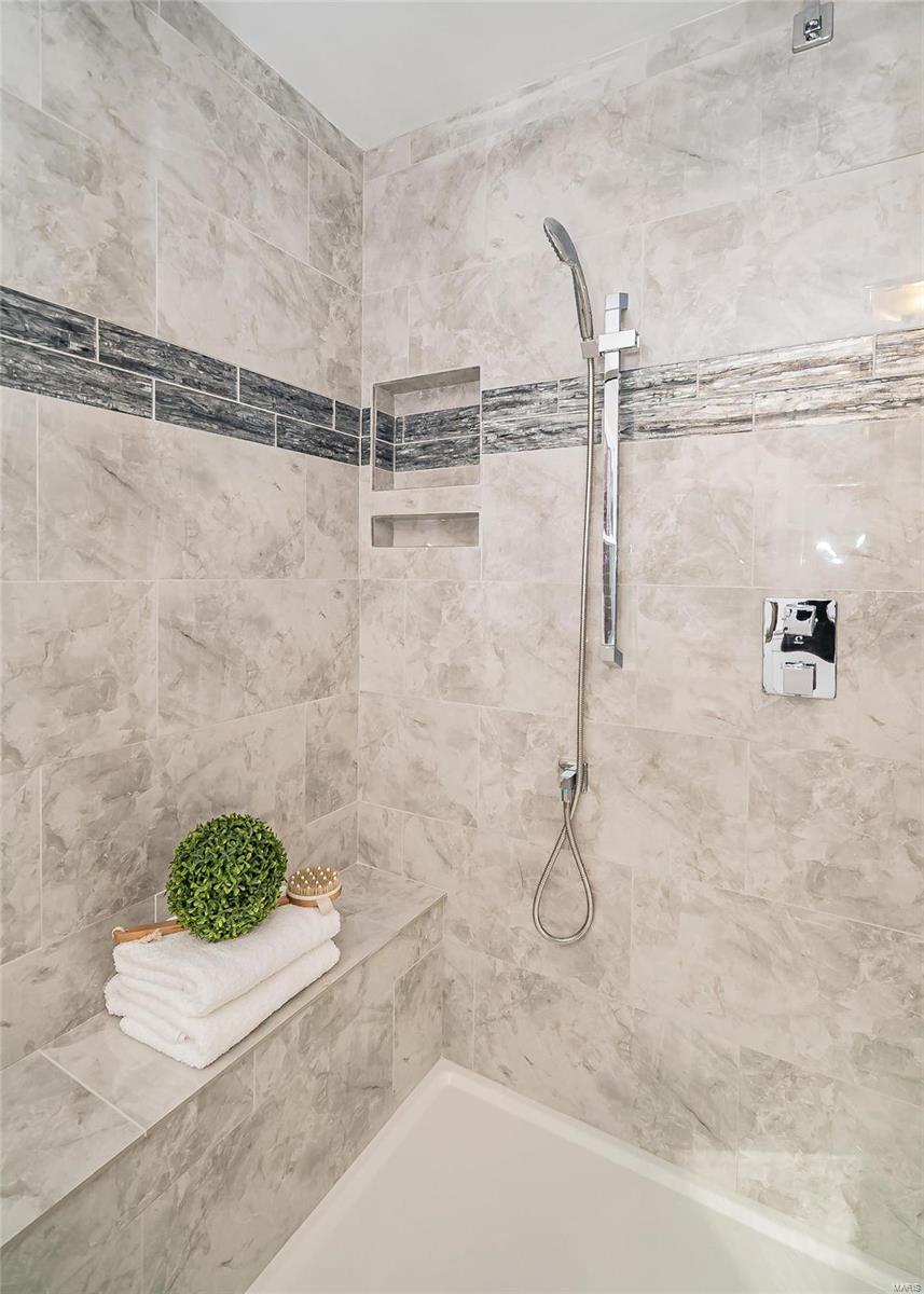120 South Spoede Road Creve Coeur, MO 63141 - Photo 22 of 38 Gallery Image 22