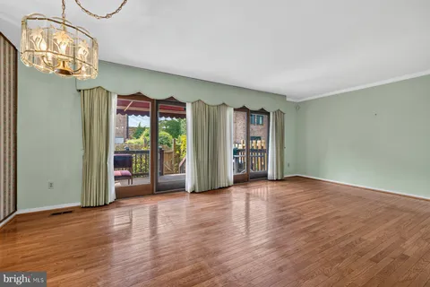 $389,900 | 5614 Thicket Lane, Columbia, MD 21044