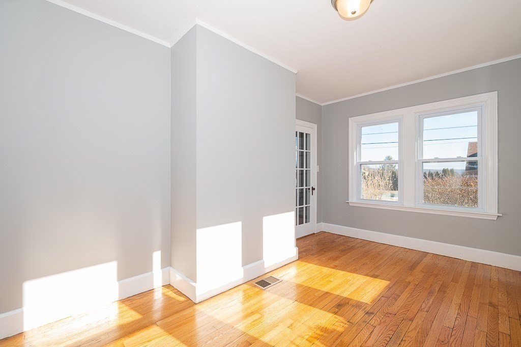 15 Everett Avenue Webster, MA 01570 - Photo 13 of 40