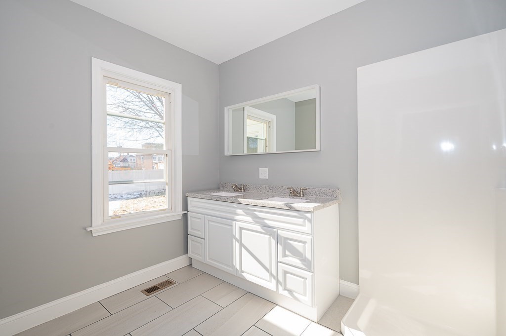 15 Everett Avenue Webster, MA 01570 - Photo 20 of 40